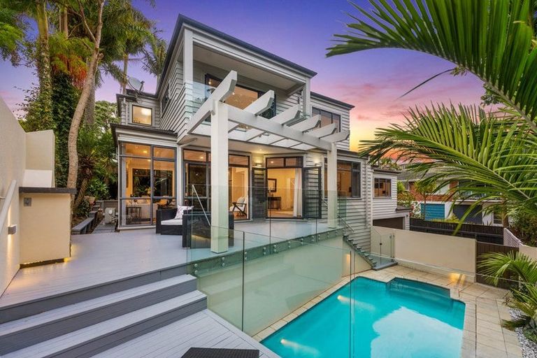 Photo of property in 1a Whitby Crescent, Mairangi Bay, Auckland, 0630