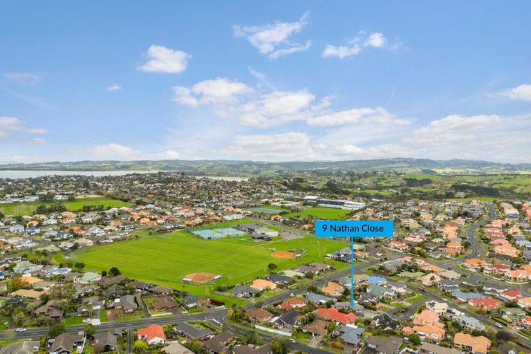 Photo of property in 9 Nathan Close, Somerville, Auckland, 2014