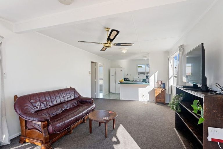 Photo of property in 410 Mazengarb Road, Paraparaumu, 5032