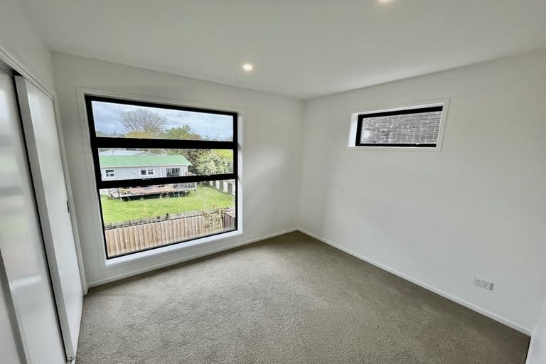 Photo of property in 10 Rauemi Way, Te Atatu South, Auckland, 0610