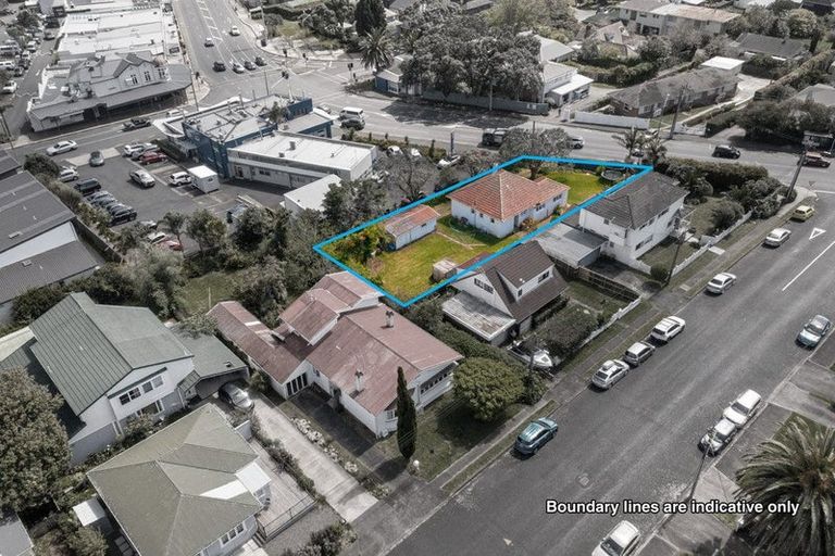 Photo of property in 325 Lake Road, Hauraki, Auckland, 0622