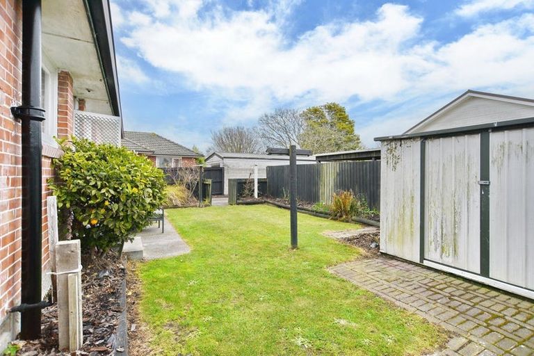Photo of property in 2/21 Dunedin Street, Redwood, Christchurch, 8051