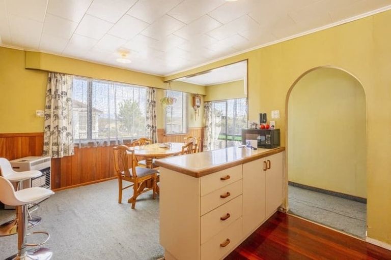 Photo of property in 17 Freyberg Terrace, Waipukurau, 4200
