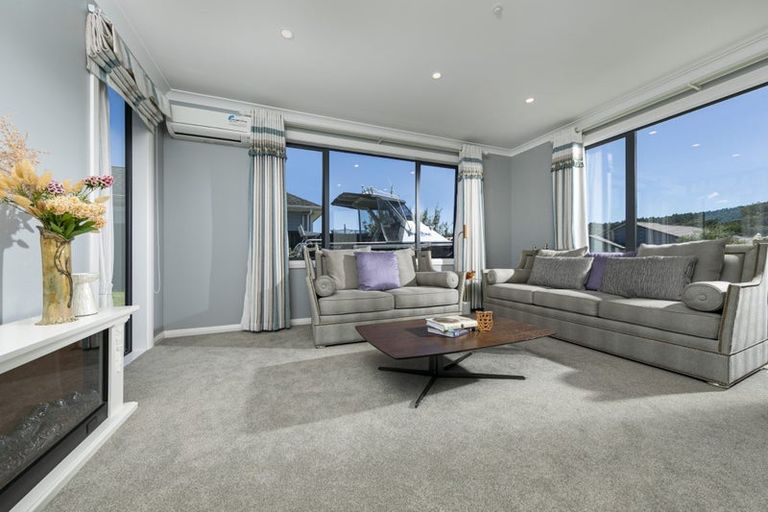 Photo of property in 7 Sir Lincoln Drive, Kumeu, 0810