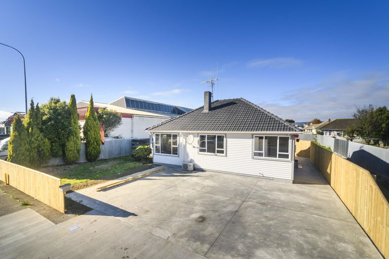 Photo of property in 928 Tremaine Avenue, Roslyn, Palmerston North, 4414