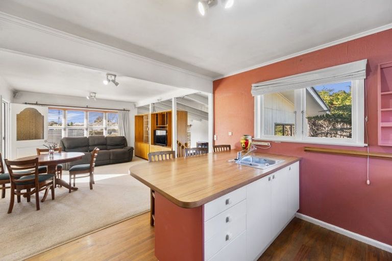 Photo of property in 84 Masefield Avenue, Maraenui, Napier, 4110