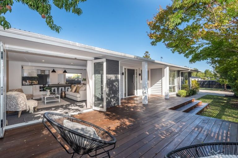 Photo of property in 2 Sarabande Avenue, Redwood, Christchurch, 8051