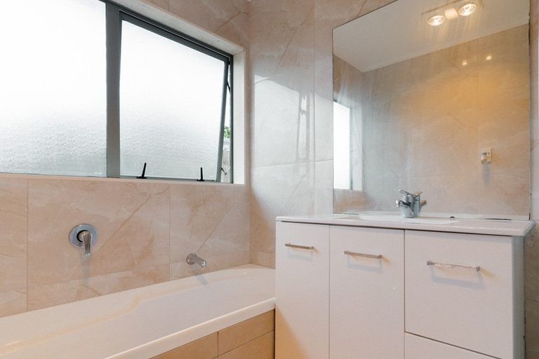 Photo of property in 9 Hawkley Close, Flat Bush, Auckland, 2019