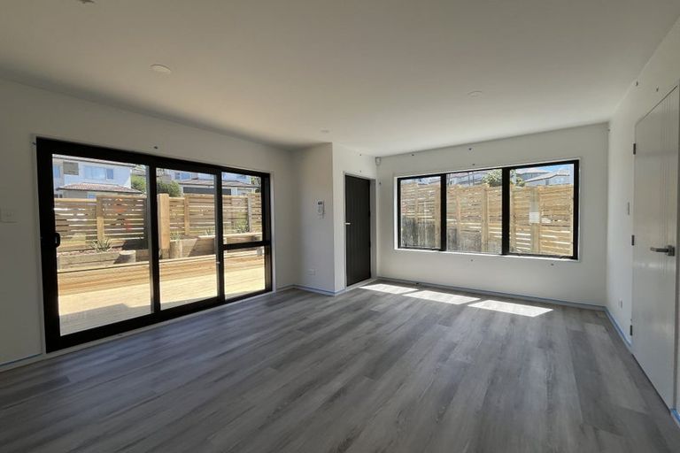 Photo of property in 10c Mantra Road, Massey, Auckland, 0614