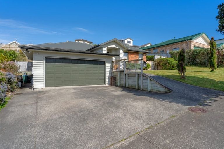 Photo of property in 42 Tongariro Drive, Aotea, Porirua, 5024