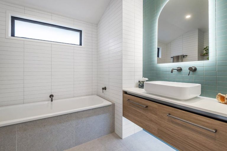 Photo of property in 23a Peter Terrace, Castor Bay, Auckland, 0620