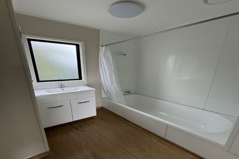 Photo of property in 64 Solar Road, Glen Eden, Auckland, 0602