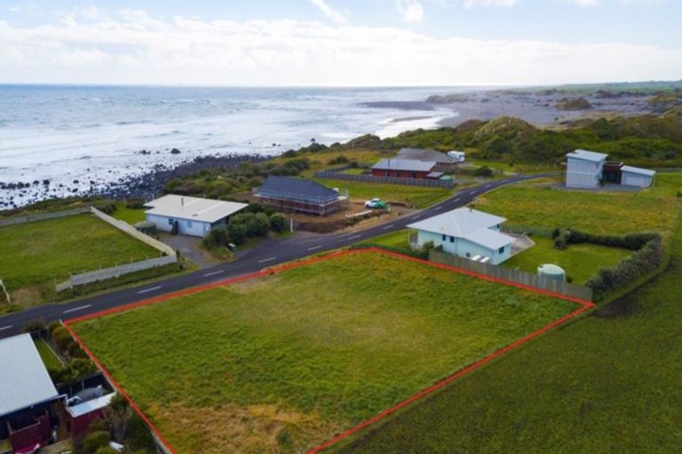 Photo of property in 295 Tai Road, Opunake, 4681
