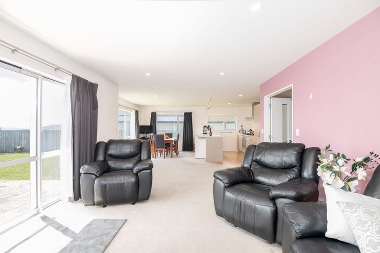Photo of property in 241 Mark Avenue, Grenada Village, Wellington, 6037