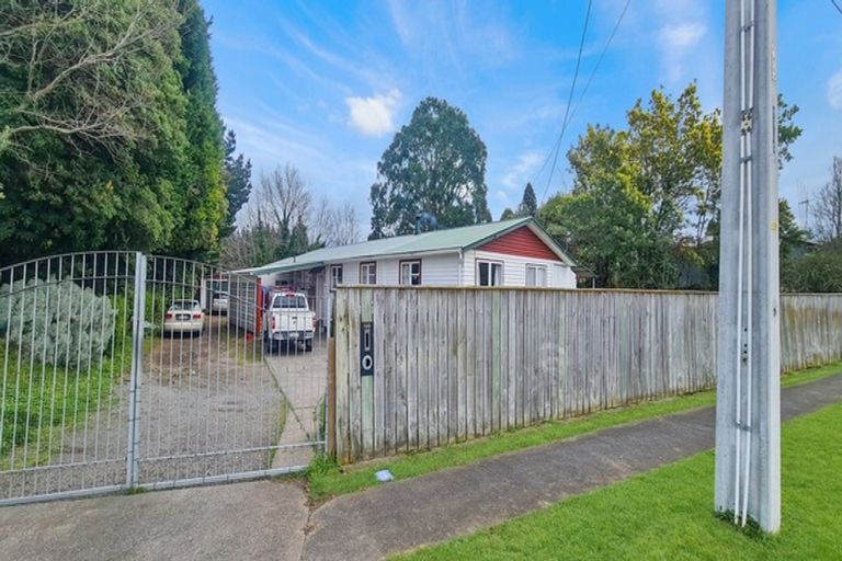 Photo of property in 100 Alexandra Street, Marton, 4710