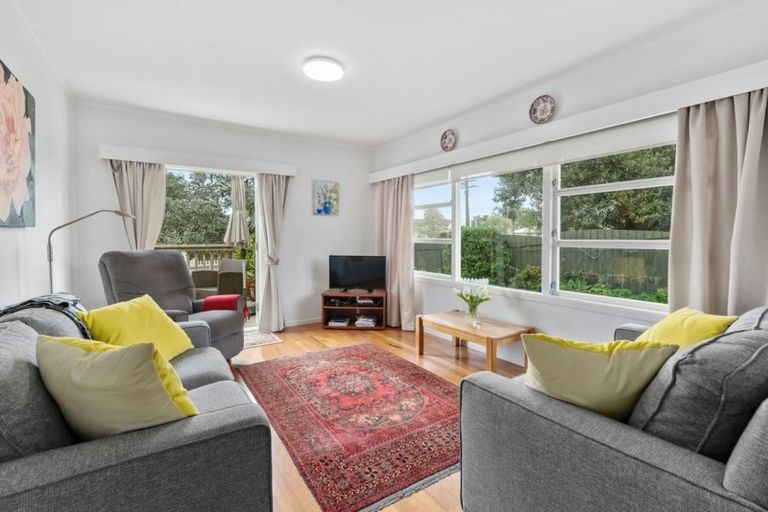 Photo of property in 1/126a Vauxhall Road, Narrow Neck, Auckland, 0624