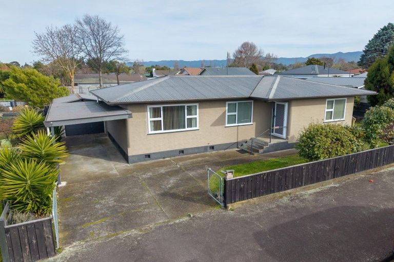 Photo of property in 3 Nelson Street, Dannevirke, 4930