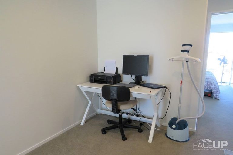 Photo of property in 32 Sidney Wallingford Way, Hobsonville, Auckland, 0616