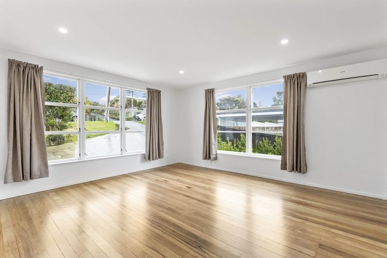 Photo of property in 70b Colwill Road, Massey, Auckland, 0614