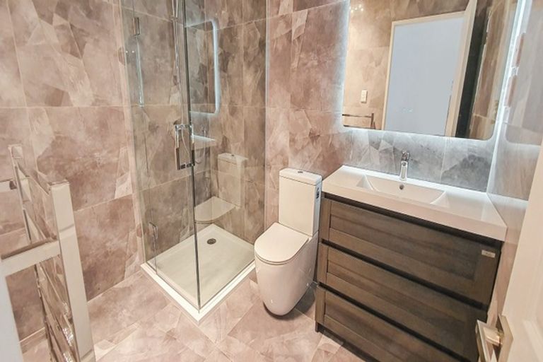 Photo of property in 61b Kervil Avenue, Te Atatu Peninsula, Auckland, 0610