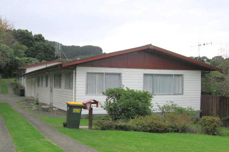 Photo of property in 2/50 Lincoln Avenue, Tawa, Wellington, 5028