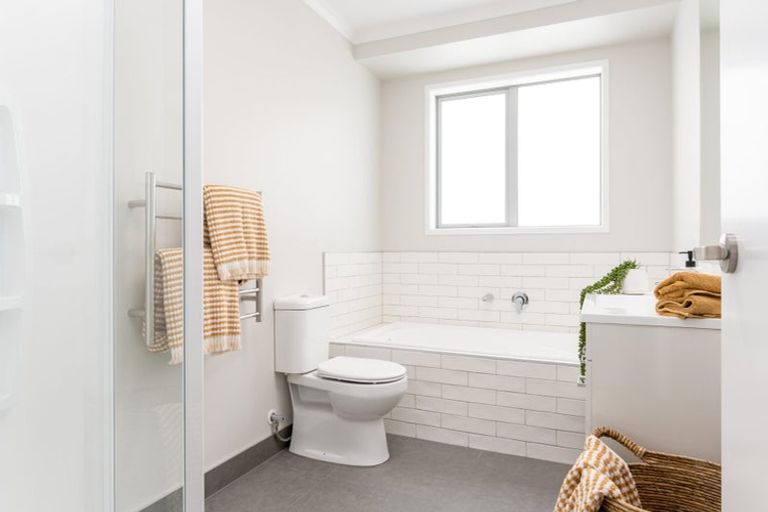 Photo of property in 32 Youngs Road, Papakura, 2110