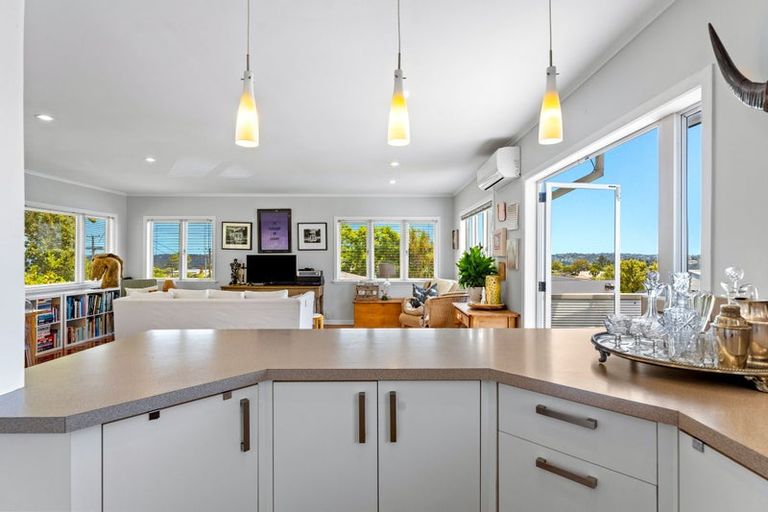 Photo of property in 1/73 Birkdale Road, Birkdale, Auckland, 0626