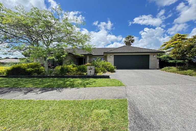 Photo of property in 6 Newbliss Crescent, East Tamaki Heights, Auckland, 2016