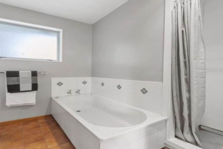 Photo of property in 1 Birdling Place, Halswell, Christchurch, 8025