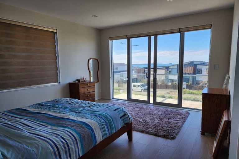Photo of property in 66c Te Oneroa Way, Long Bay, Auckland, 0630