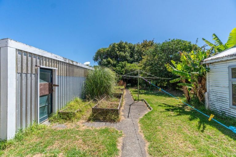 Photo of property in 731 Massey Road, Mangere, Auckland, 2022