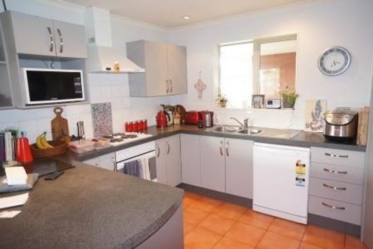 Photo of property in 116 Johns Road, Rangiora, 7400