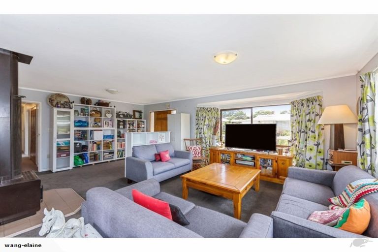 Photo of property in 1/66 Hogans Road, Glenfield, Auckland, 0629