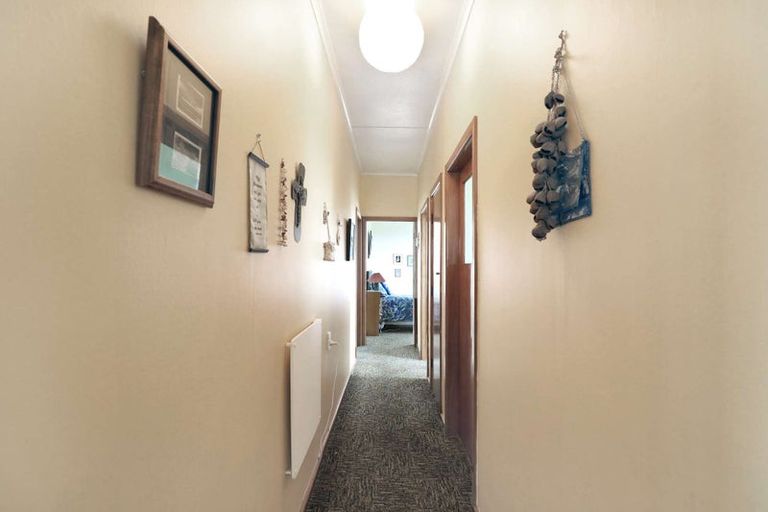 Photo of property in 5 Gloag Street, Waverley, 4510