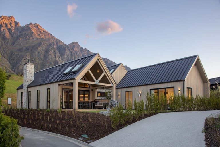 Photo of property in 22 Mcadam Drive, Jacks Point, Queenstown, 9371