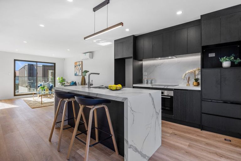 Photo of property in 10b Prince Regent Drive, Half Moon Bay, Auckland, 2012