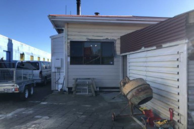 Photo of property in 142 Juliet Street, Stratford, 4332