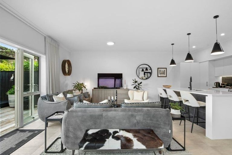 Photo of property in 14 Kensington Drive, Orewa, 0931