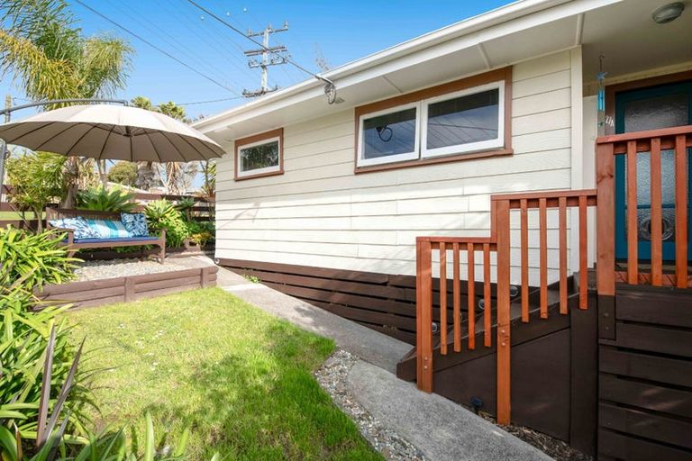 Photo of property in 27a Makiri Street, Helensville, 0800
