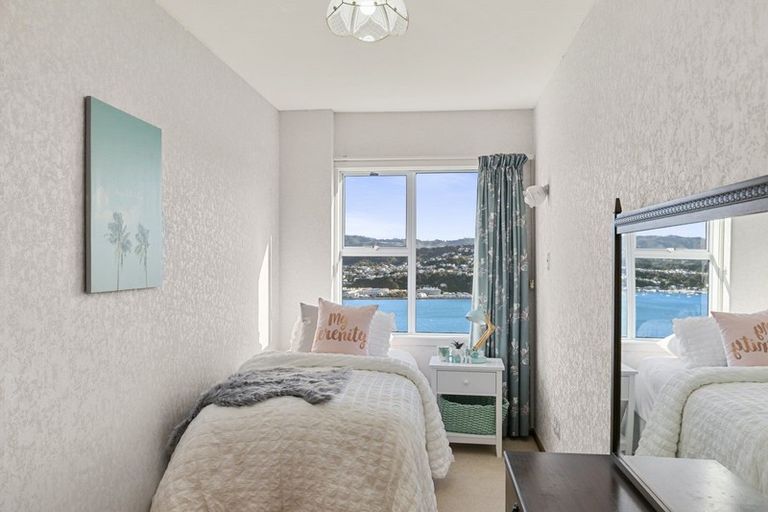 Photo of property in 133 Akaroa Drive, Maupuia, Wellington, 6022