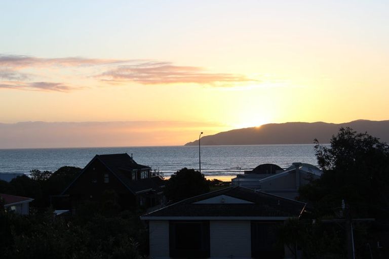 Photo of property in 49 Seaview Road, Paraparaumu Beach, Paraparaumu, 5032