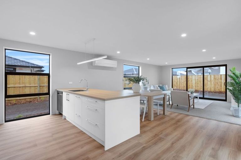 Photo of property in 17 Herridge Street, Woodend, 7691