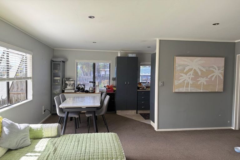 Photo of property in 2/18 Aurea Avenue, Pakuranga, Auckland, 2010