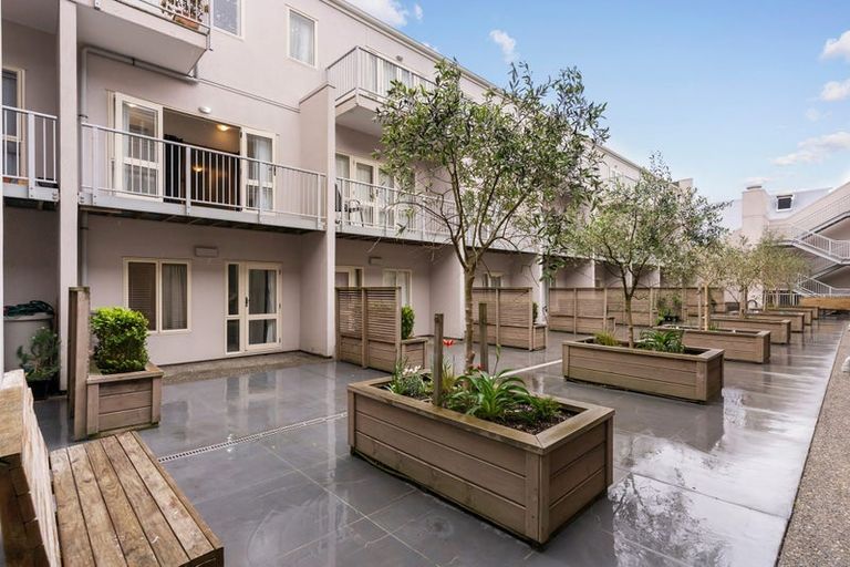 Photo of property in Luxford Villas, 108/72 Herald Street, Berhampore, Wellington, 6023