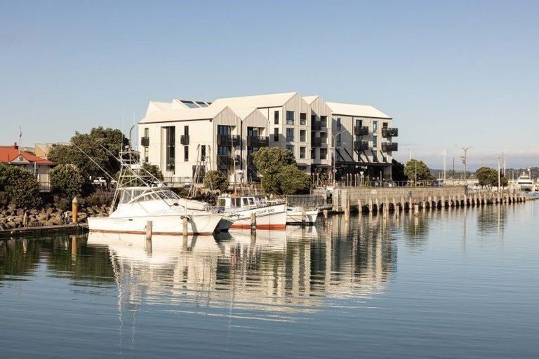 Photo of property in 2/11a Customs Quay, Ahuriri, Napier, 4110