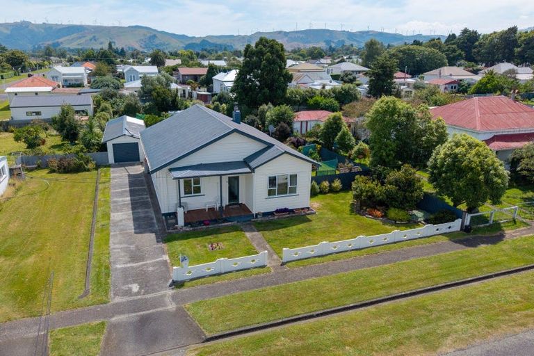 Photo of property in 37 Fox Street, Woodville, 4920
