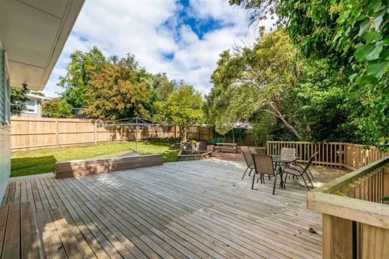 Photo of property in 2 Taioma Crescent, Te Atatu Peninsula, Auckland, 0610