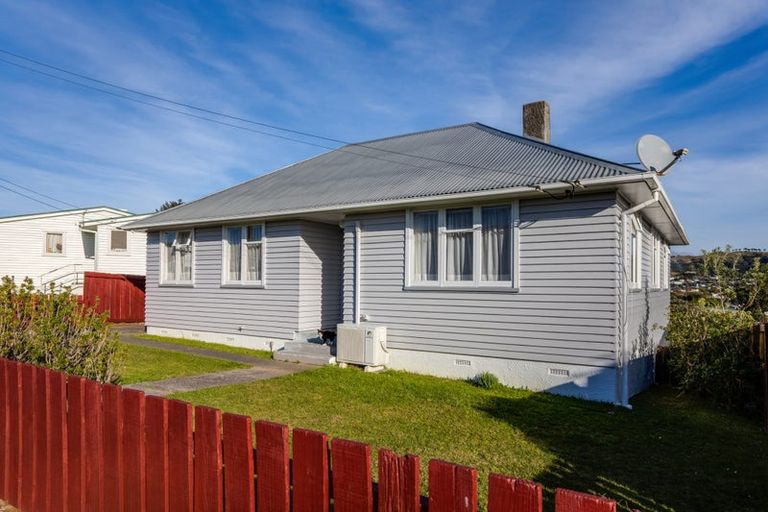 Photo of property in 10 Miranda Street, Cannons Creek, Porirua, 5024