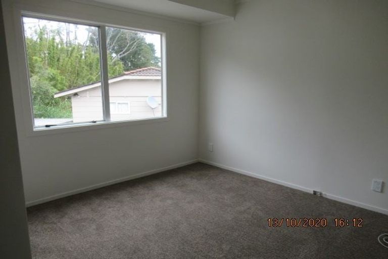 Photo of property in 15 Fernhaven Place, Massey, Auckland, 0614