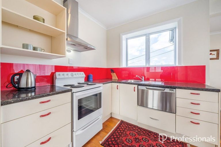 Photo of property in 100 Adelaide Street, Petone, Lower Hutt, 5012